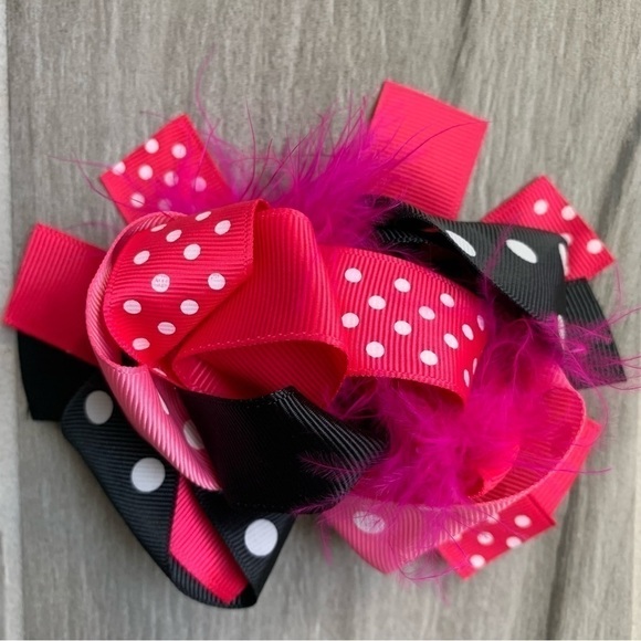 NWT 𝅺Girls Hair Bow Clip Hot Pink & Black Feather Boa - New - Picture 1 of 1